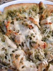 garlic chicken pesto pizza