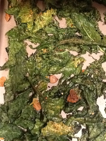 spicy garlic kale chips